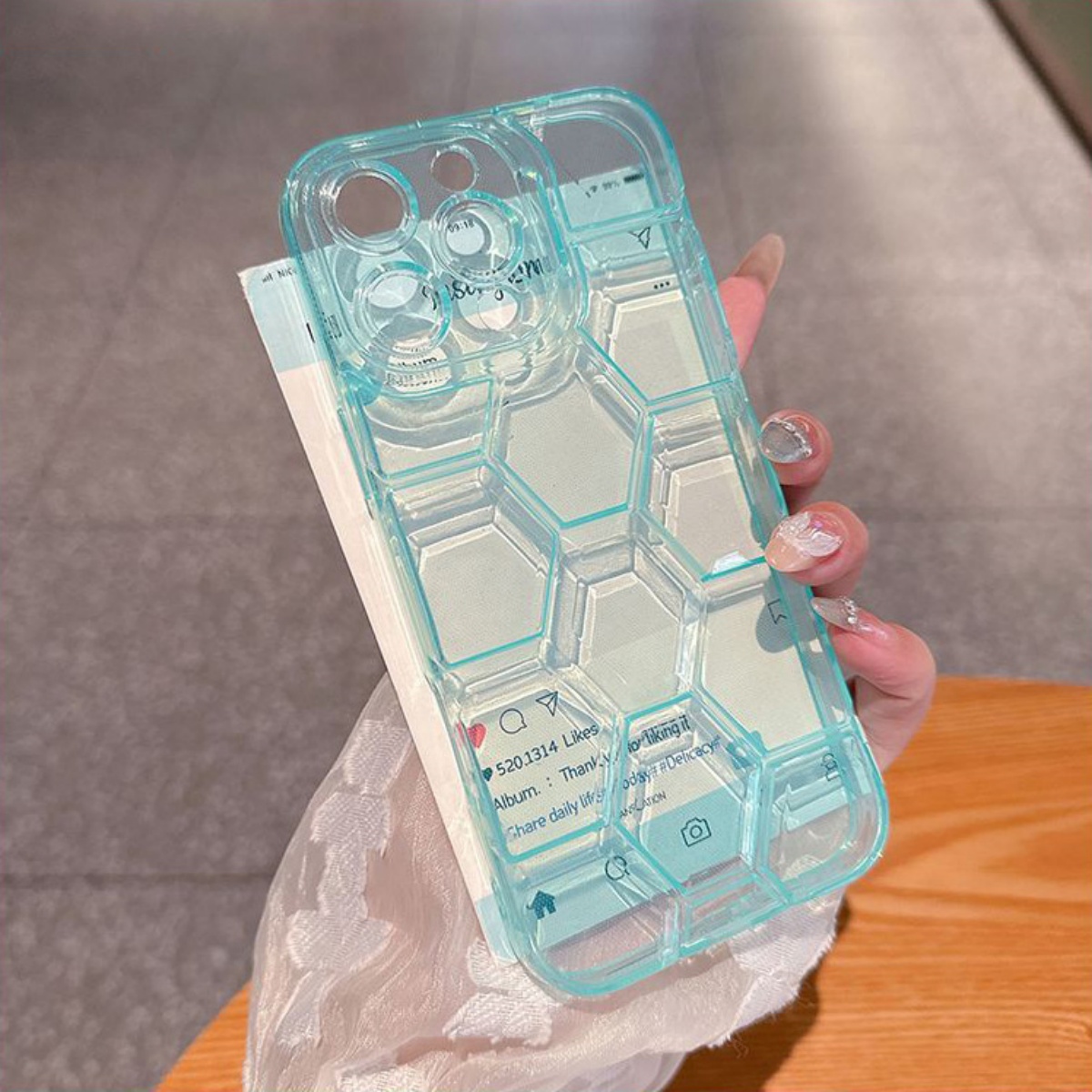 Honeycomb Geometric Football P - Clear Shockproof Bumper Case recension och pris